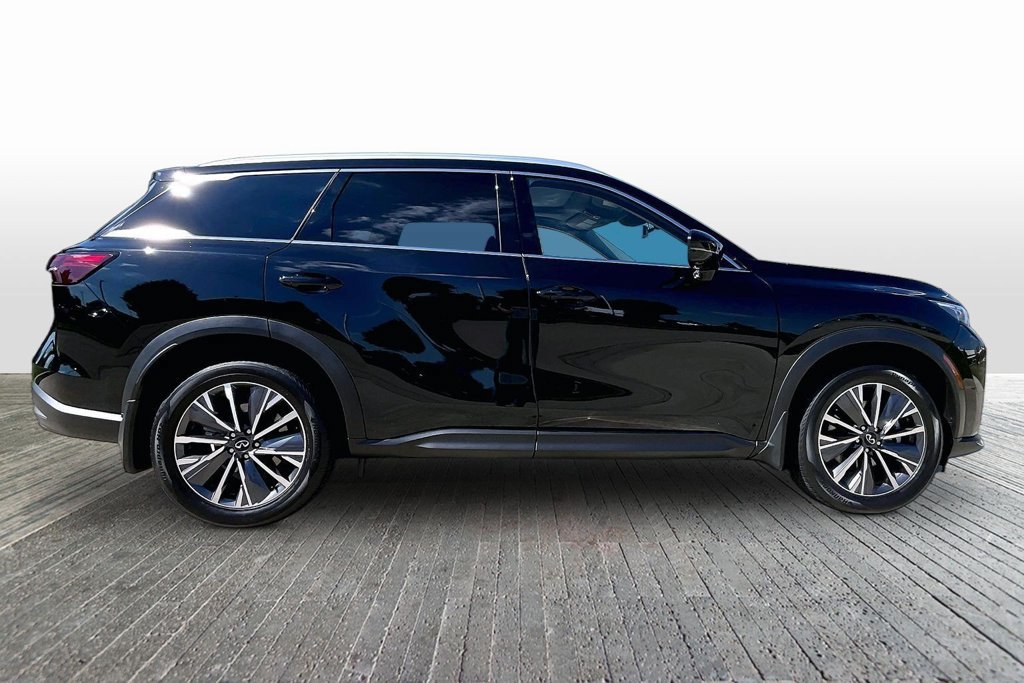 Certified 2027 INFINITI QX60 Luxe w/ Cargo Package AWD/4WD image 8