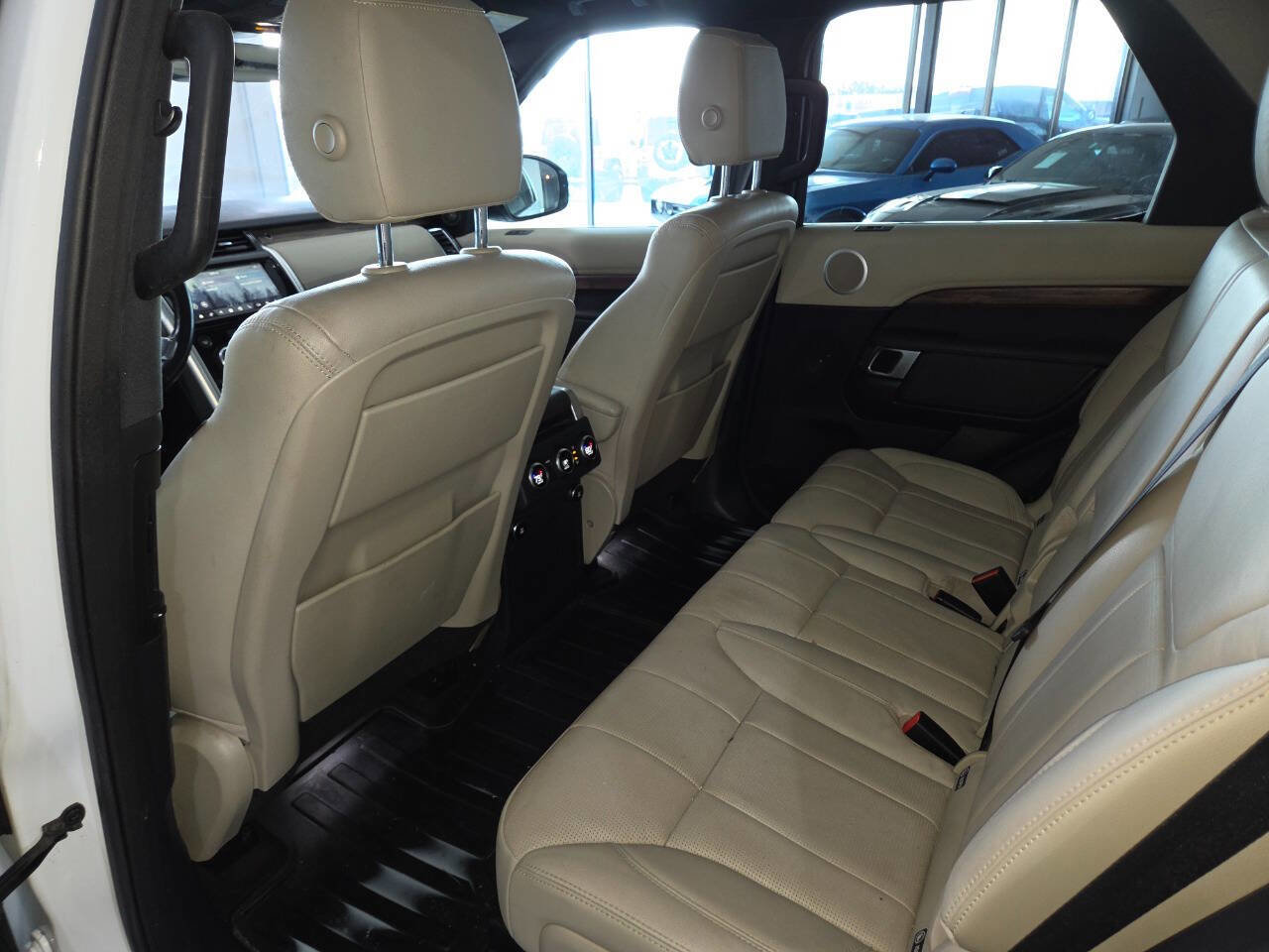 Used 2019 Land Rover Discovery HSE AWD/4WD image 20