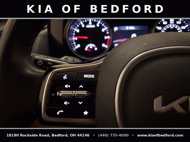 Certified 2024 Kia Carnival EX FWD image 19