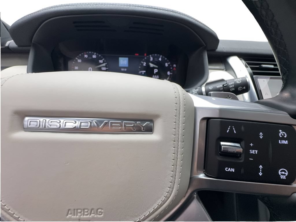 Used 2023 Land Rover Discovery Metropolitan Edition AWD/4WD image 44