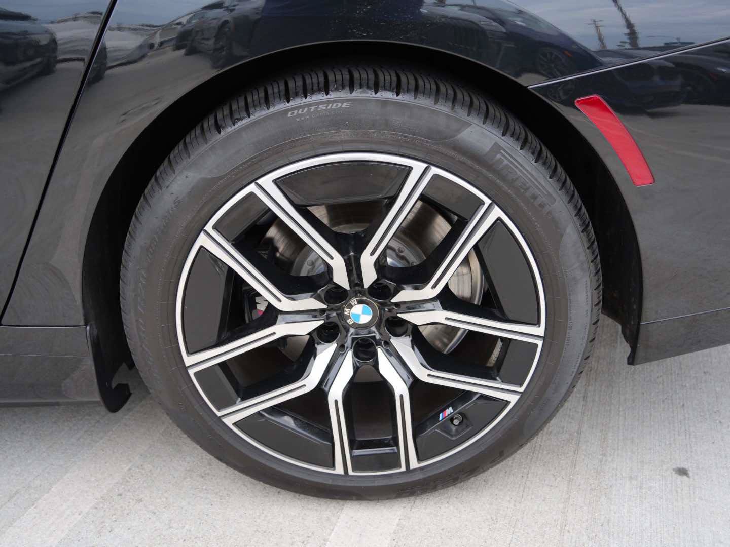 Used 2026 BMW 750e xDrive w/ Premium Package AWD/4WD image 5