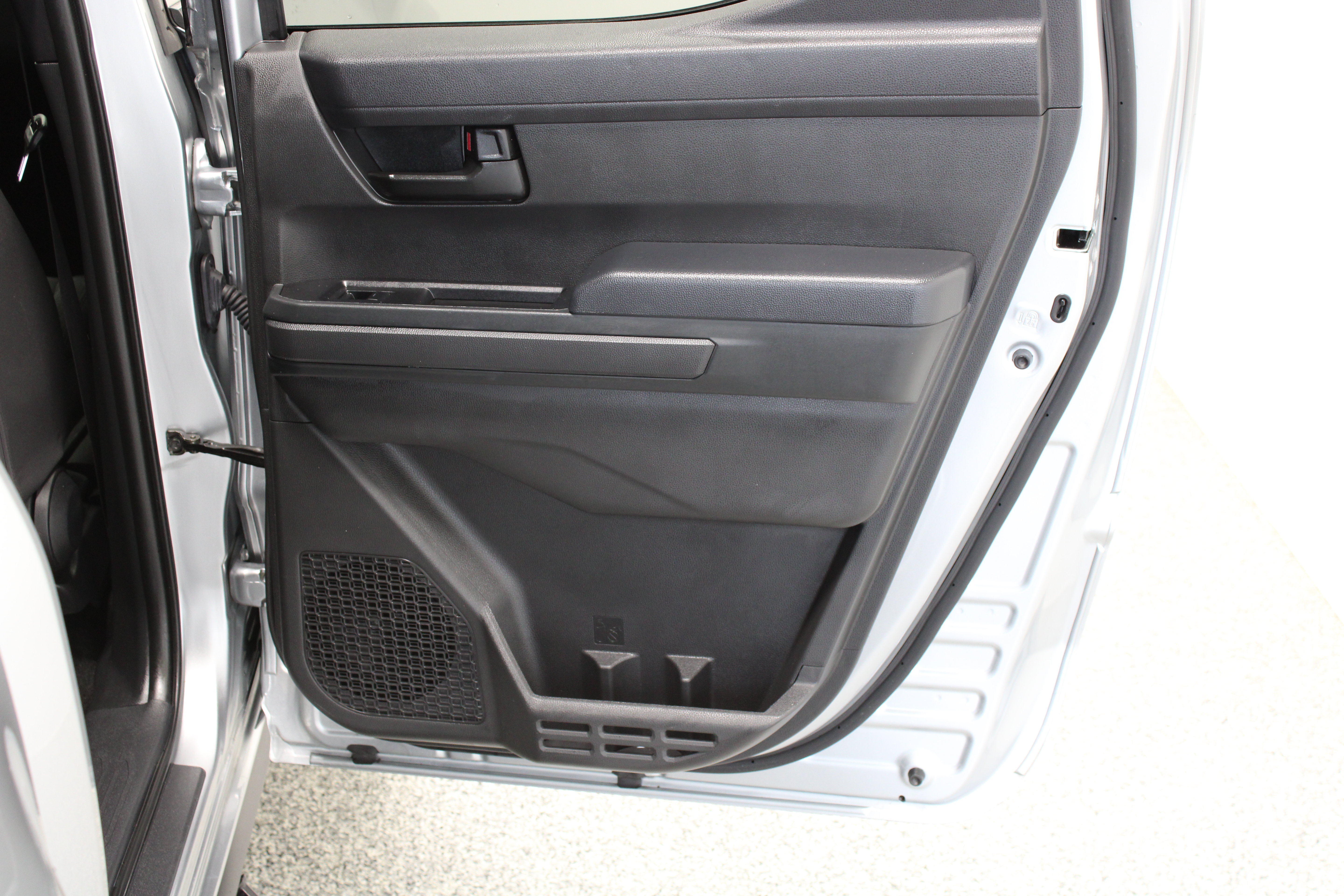 Used 2024 Toyota Tacoma SR5 RWD image 31