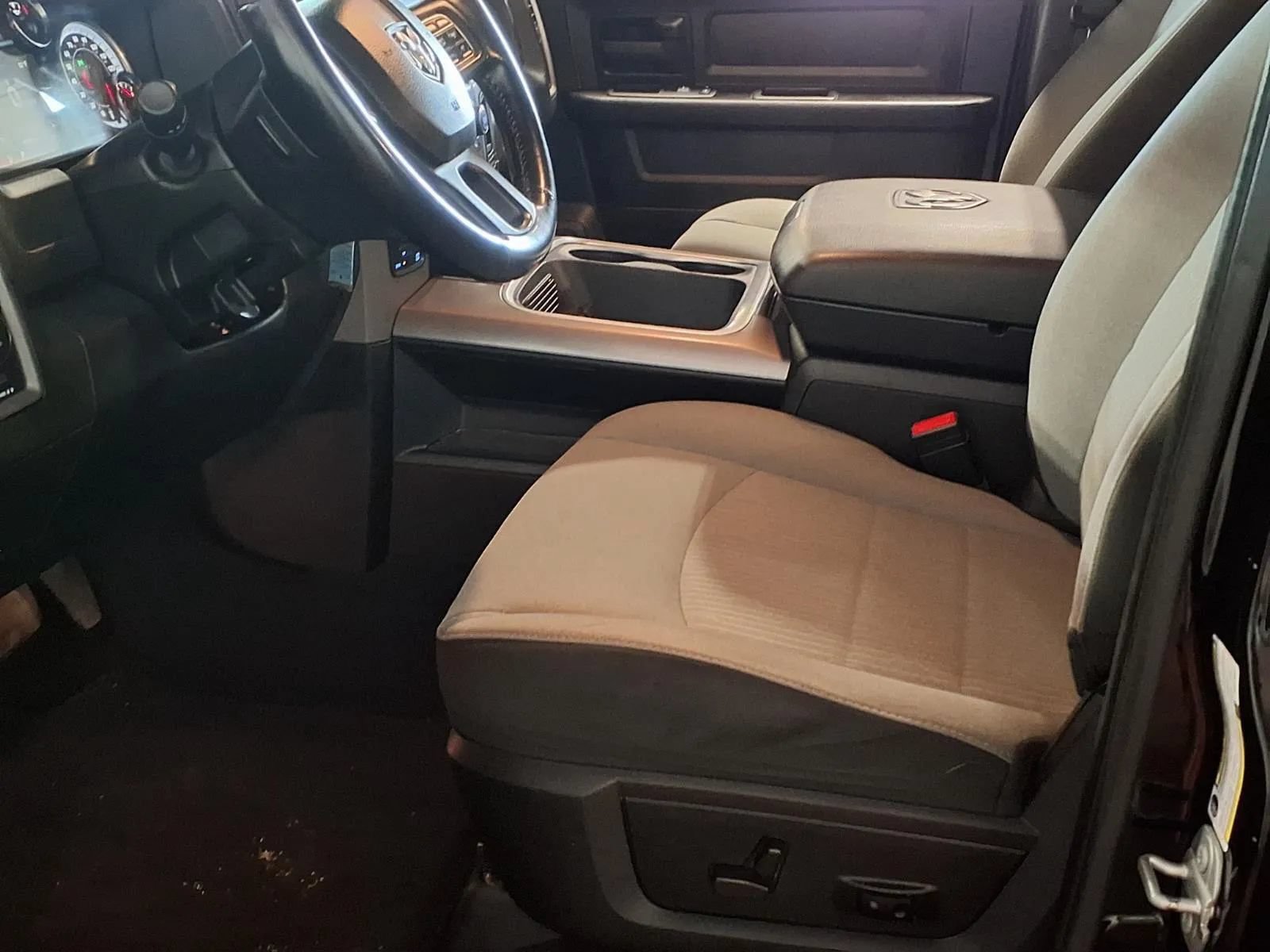 Used 2022 RAM 1500 Express w/ Wheel & Sound Group AWD/4WD image 15