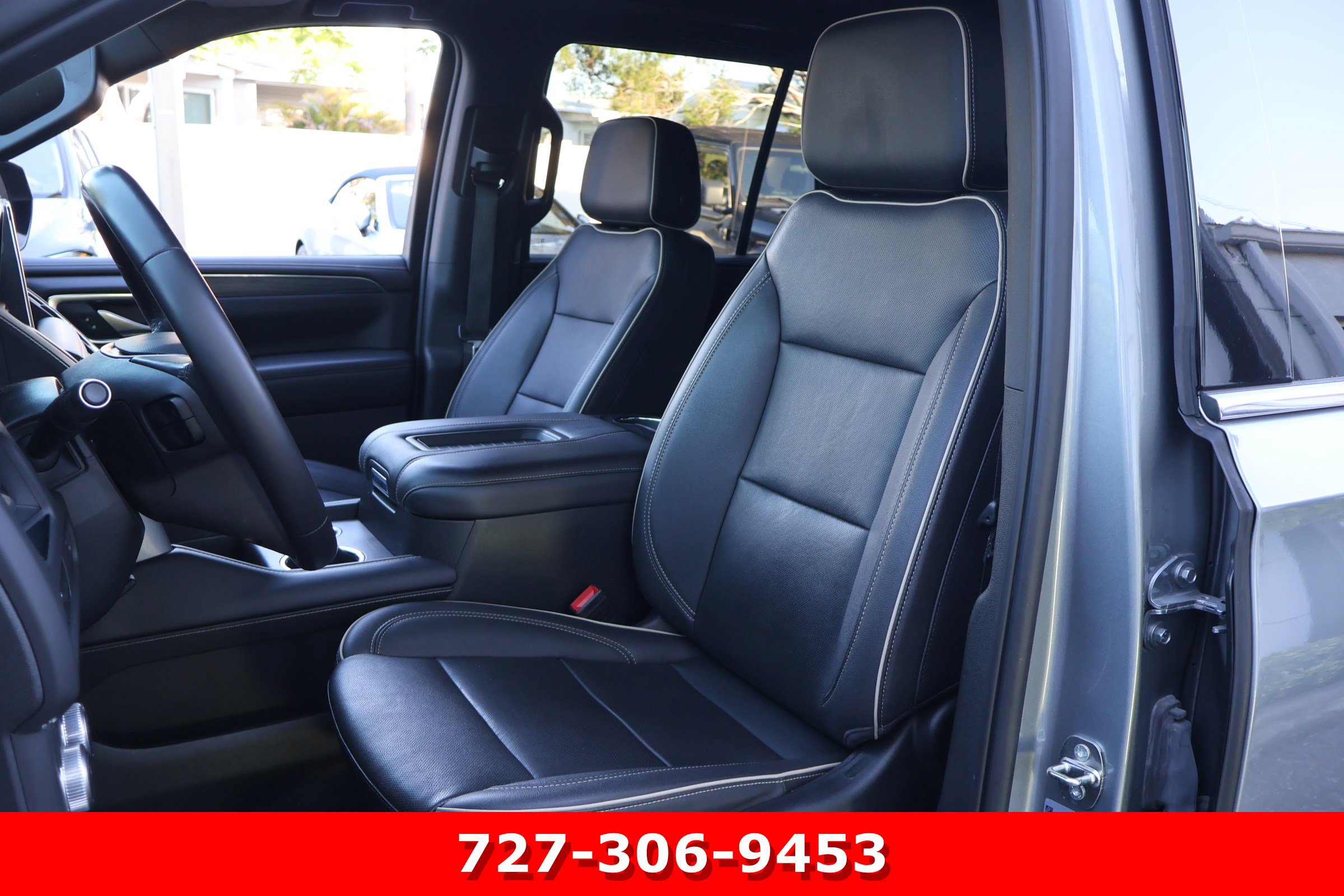 Used 2023 GMC Yukon SLT RWD image 2