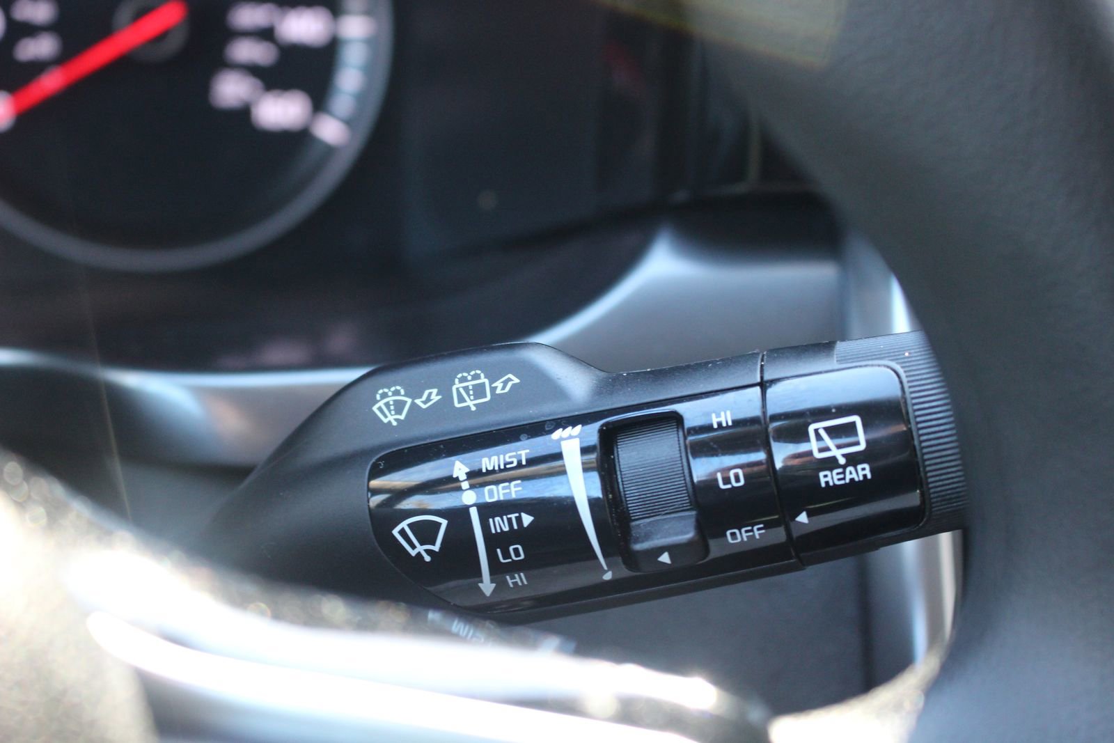 Used 2023 Kia Sorento LX image 23