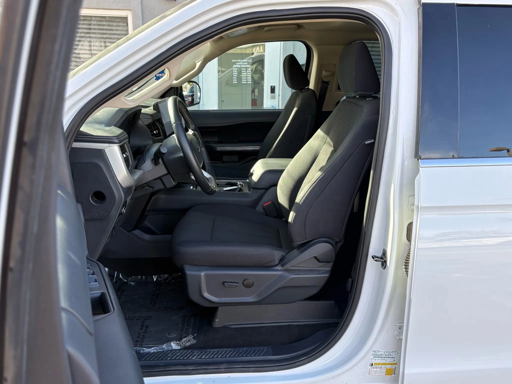 Used 2024 Ford Expedition Max XL image 9