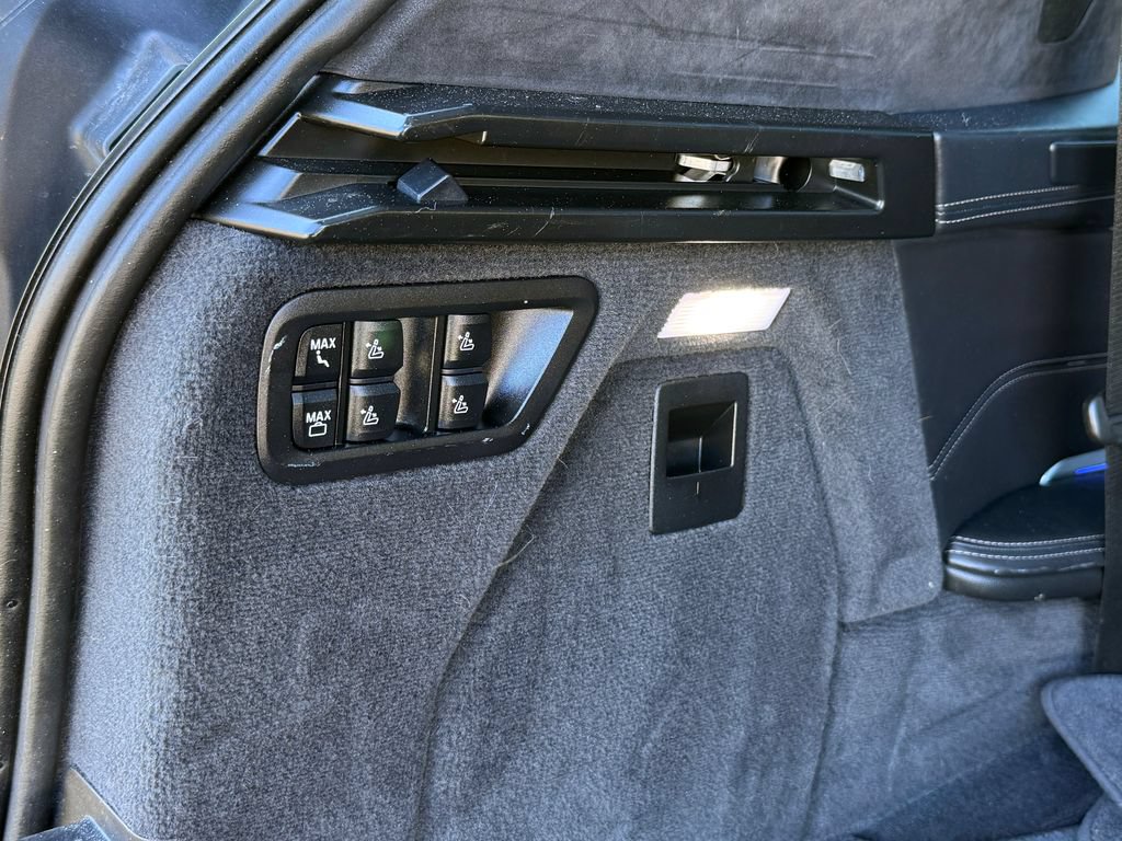 Used 2019 BMW X7 xDrive50i w/ Dynamic Handling Package AWD/4WD image 13