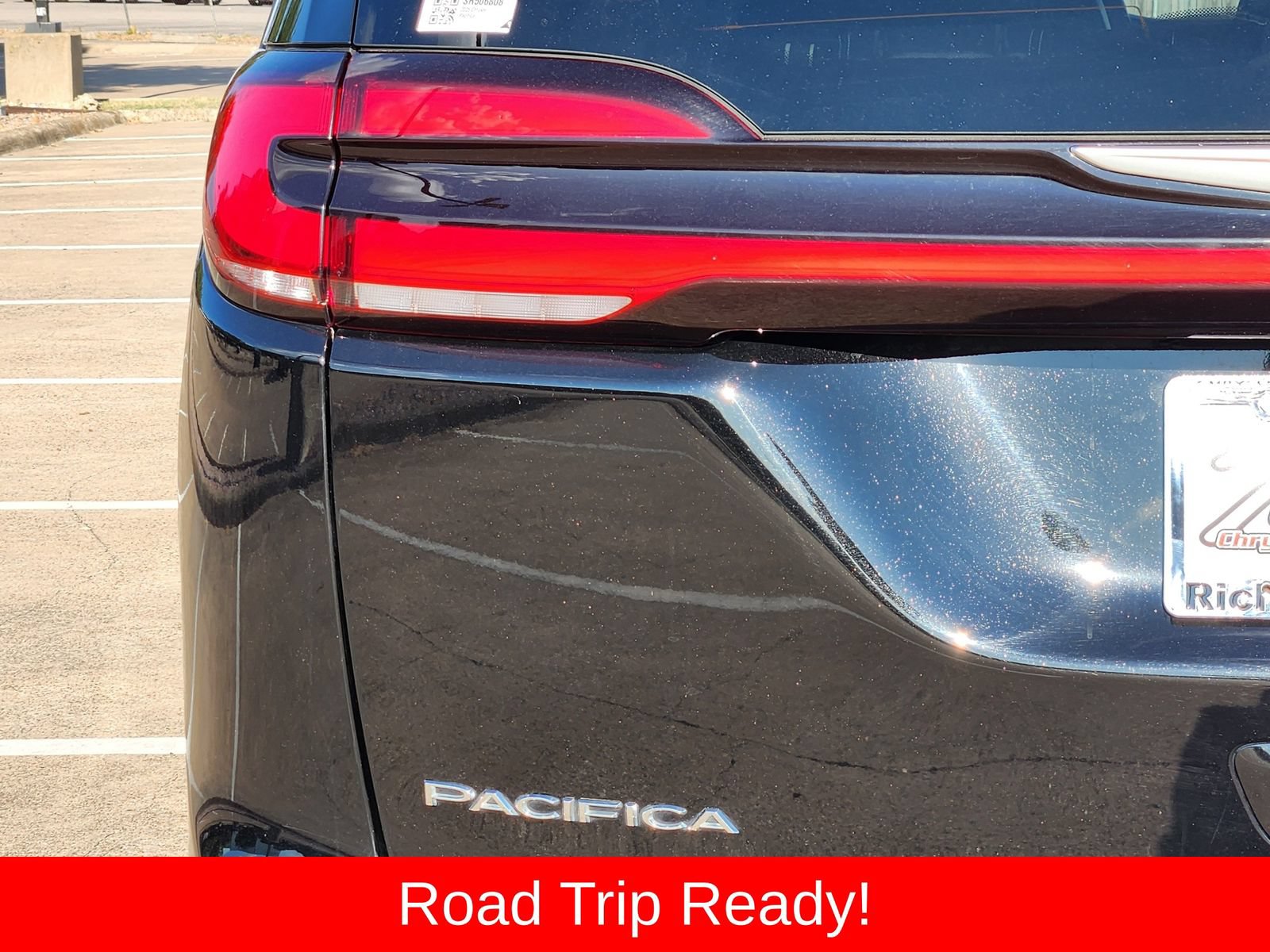 Used 2025 Chrysler Pacifica Select FWD image 15