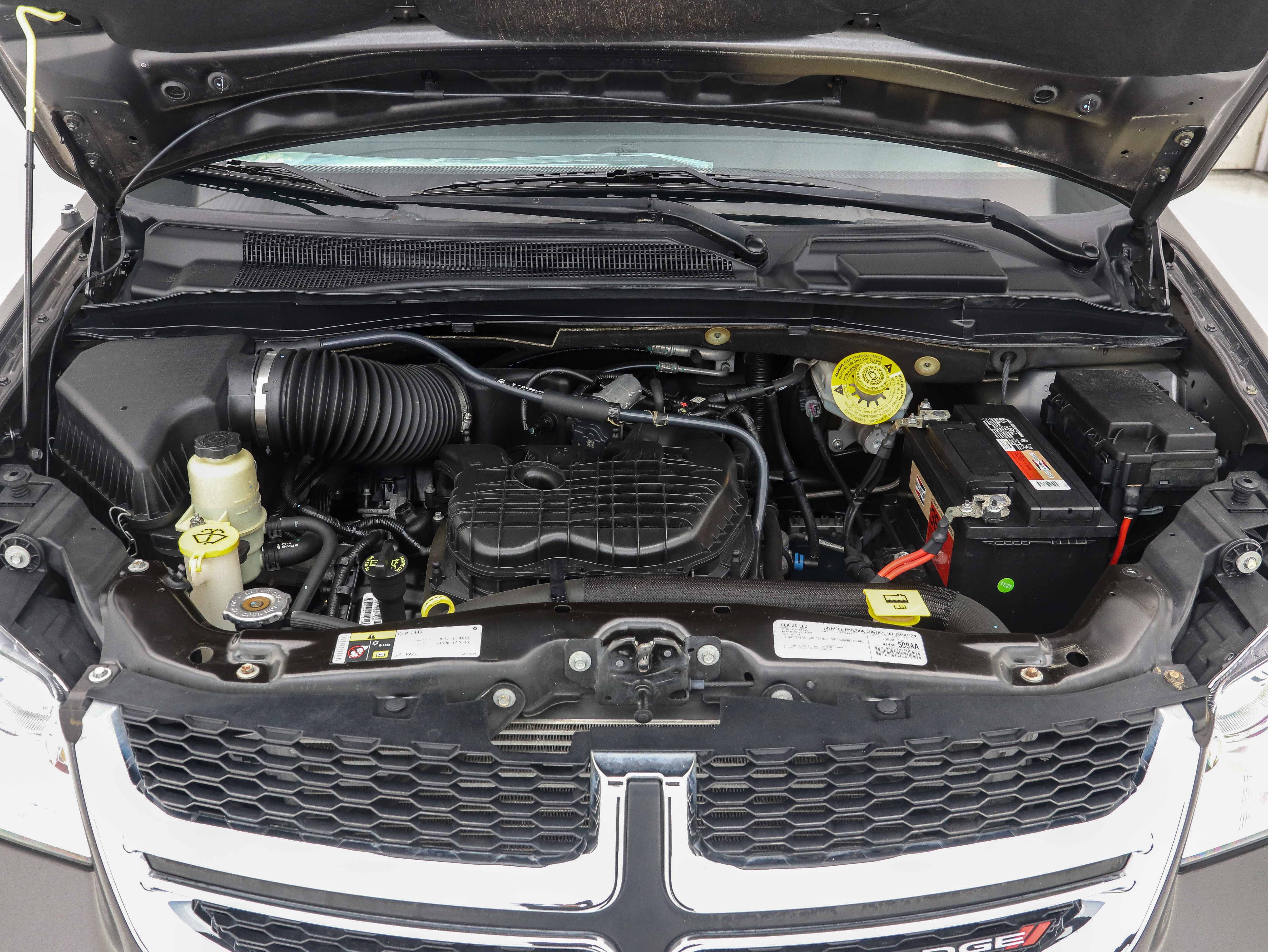 Used 2016 Dodge Grand Caravan SE image 28