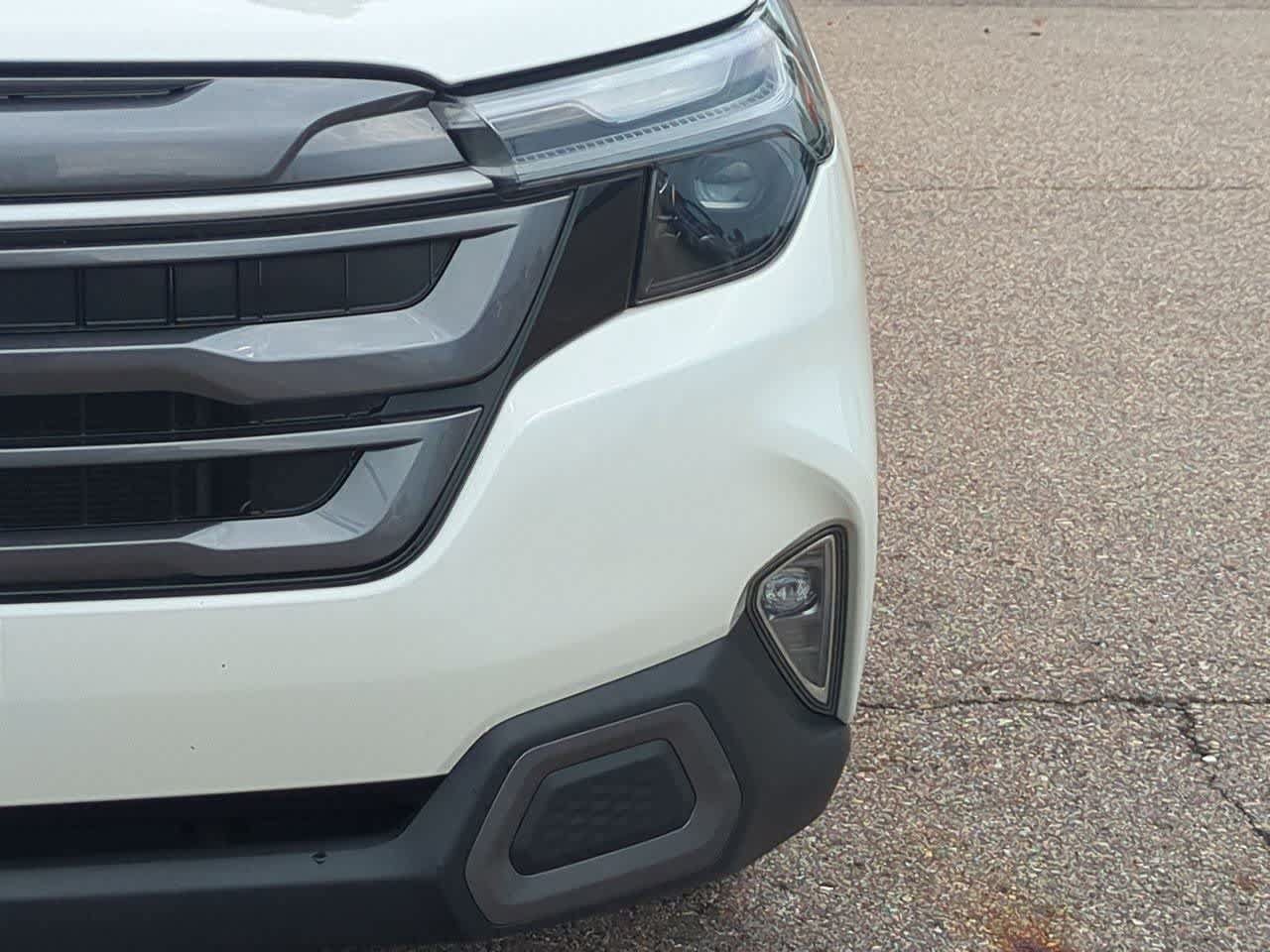 Used 2025 Subaru Forester Limited AWD/4WD image 10
