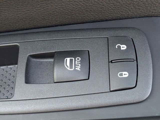 New 2026 Chrysler Pacifica Limited FWD image 35