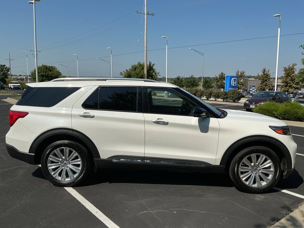 Used 2021 Ford Explorer Limited w/ Equipment Group 301A AWD/4WD image 15