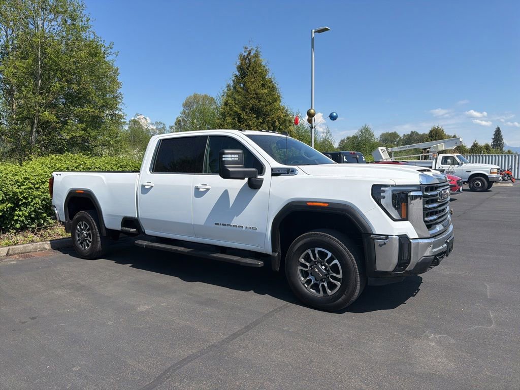 Used 2024 GMC Sierra 3500 SLE AWD/4WD image 4