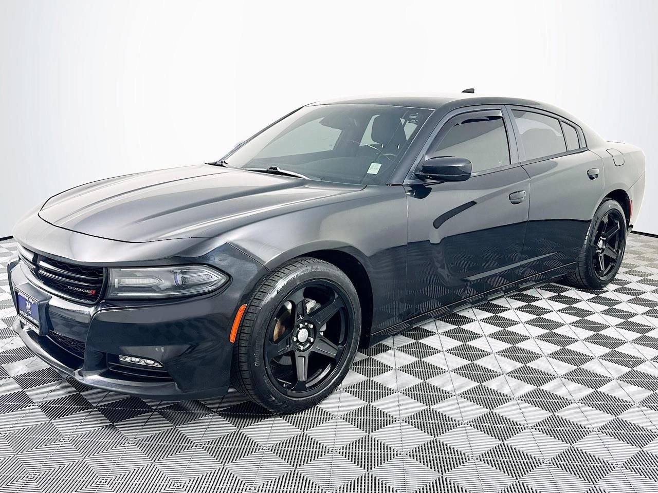 Used 2016 Dodge Charger SXT RWD image 6