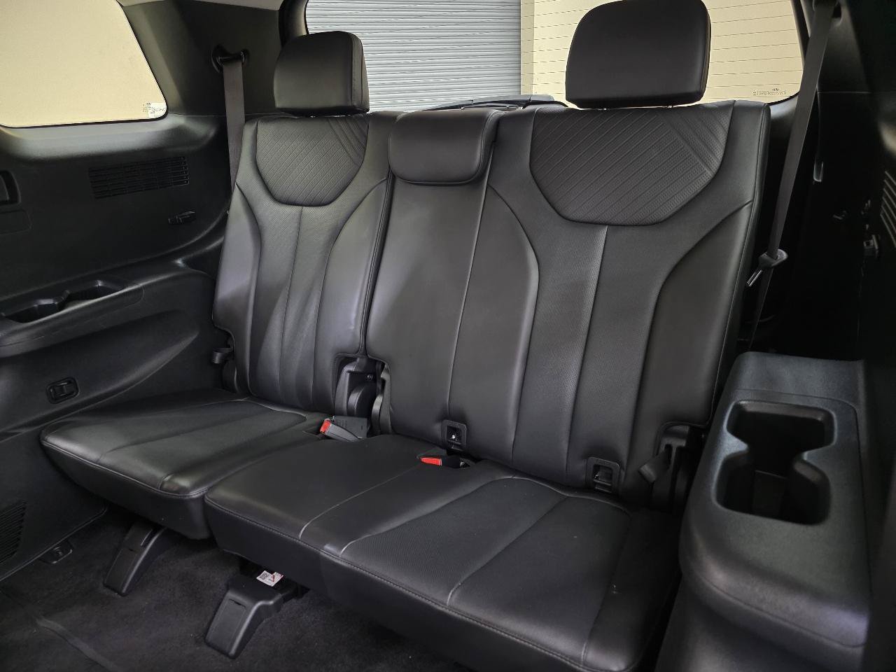 Used 2025 Hyundai Palisade SEL FWD image 27