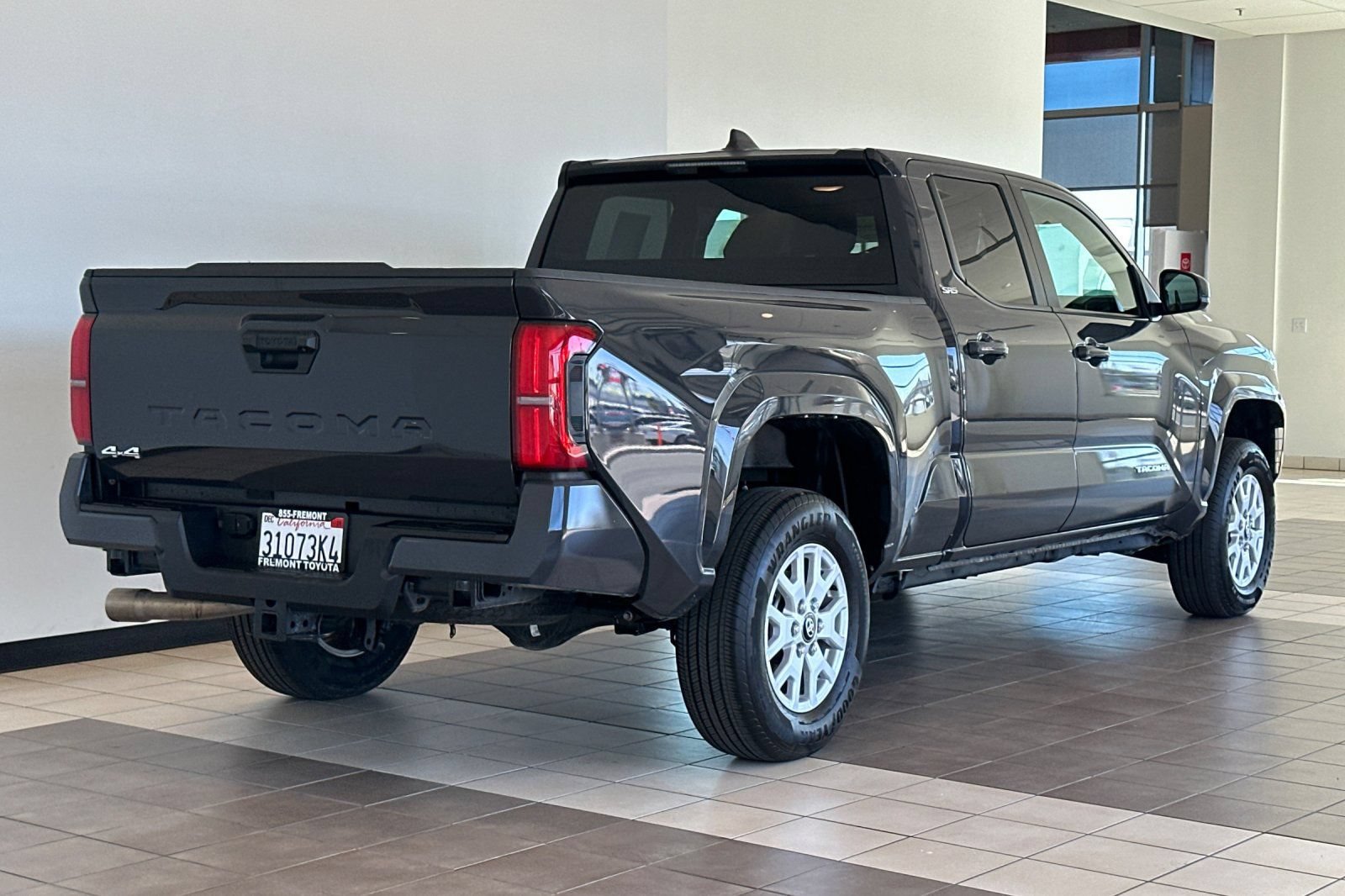 Certified 2026 Toyota Tacoma SR5 AWD/4WD image 4