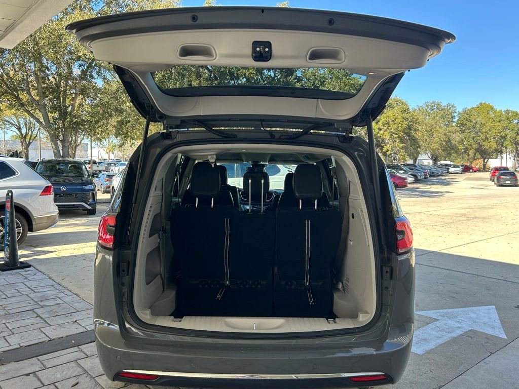 Used 2022 Chrysler Pacifica Touring-L image 53