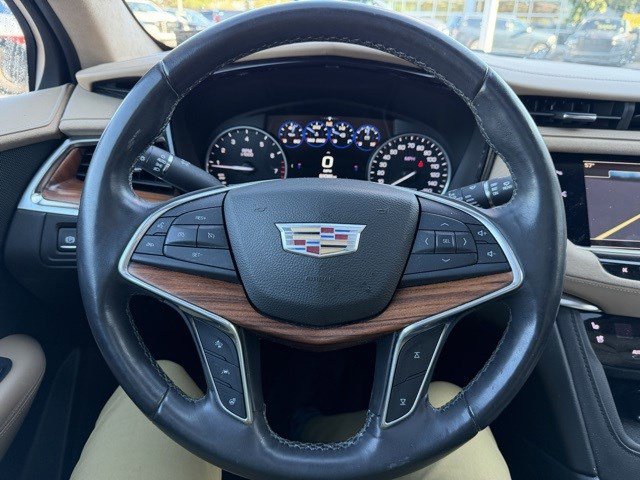 Used 2017 Cadillac XT5 Platinum w/ Driver Assist Package image 15