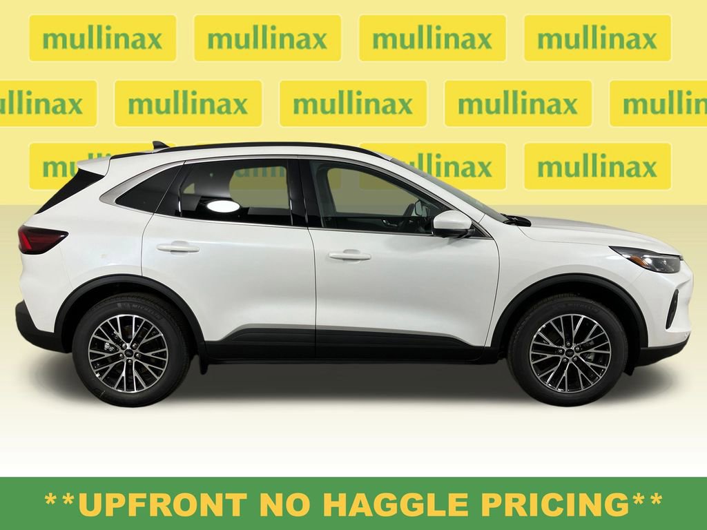 New 2026 Ford Escape SE w/ PHEV Premium Package FWD image 2