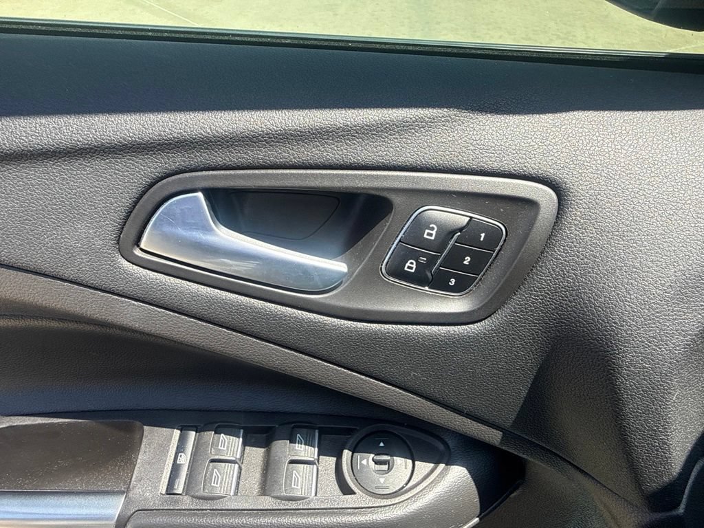 Used 2017 Ford Escape Titanium FWD image 20