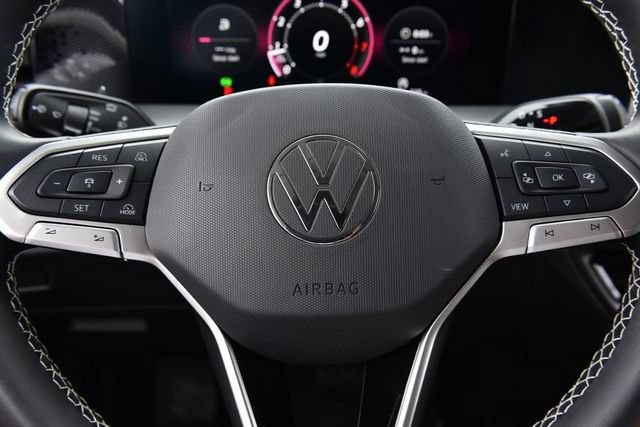 Certified 2025 Volkswagen Tiguan SE FWD image 18