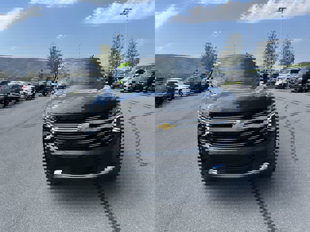 Used 2024 Chevrolet Tahoe LT w/ Luxury Package AWD/4WD image 2