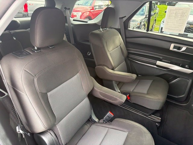 Used 2023 Ford Explorer XLT AWD/4WD image 40