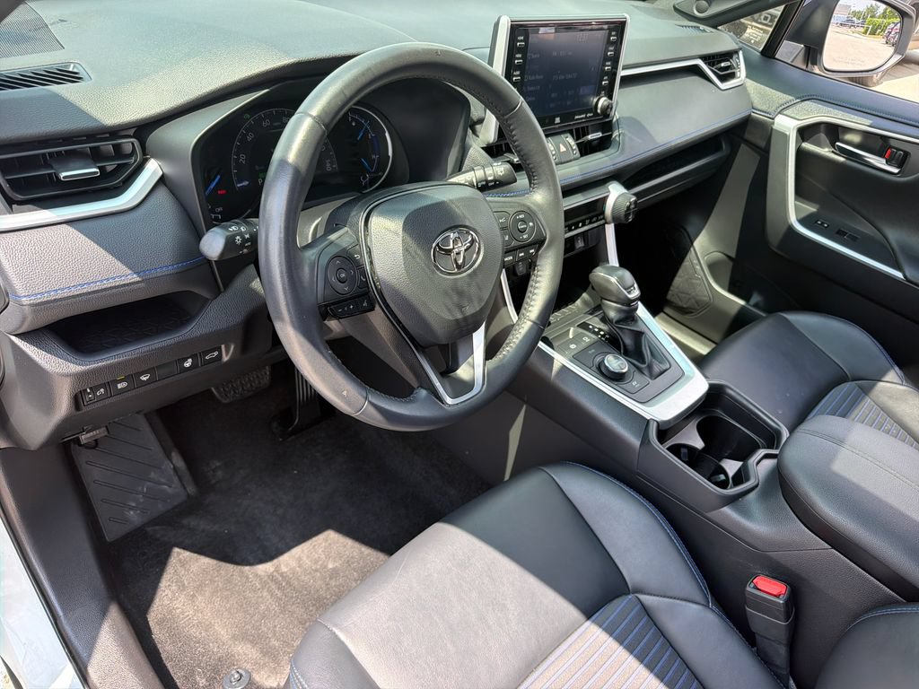 Used 2021 Toyota RAV4 XSE w/ XSE Grade Weather Package AWD/4WD image 8