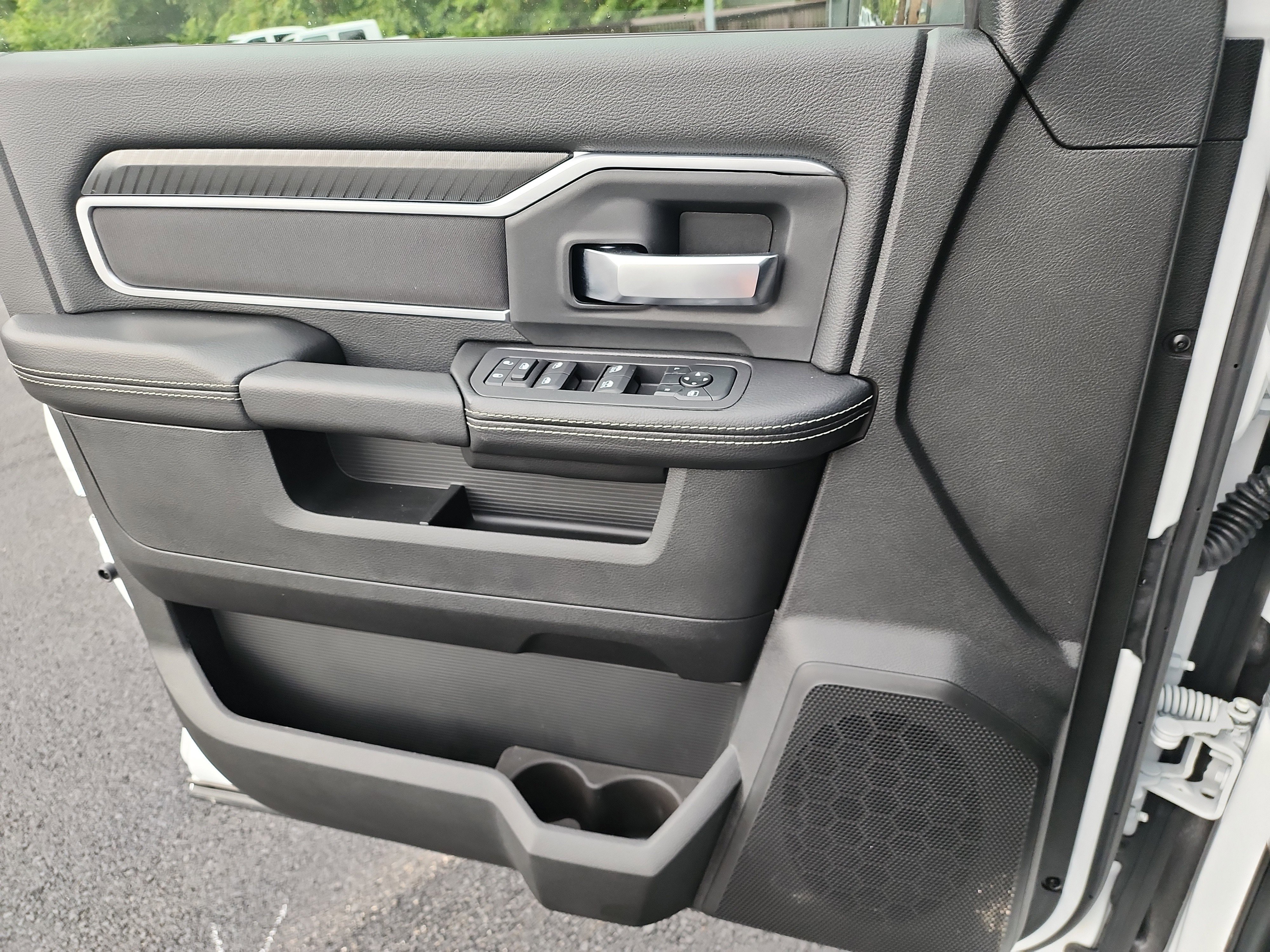 New 2026 RAM 5500 4x4 Crew Cab image 14