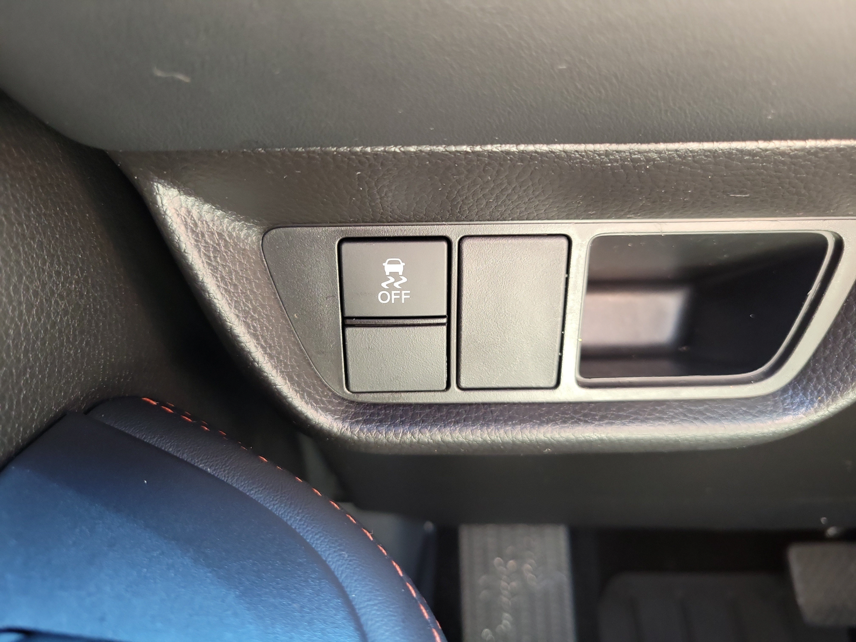 Certified 2025 Honda HR-V Sport image 27