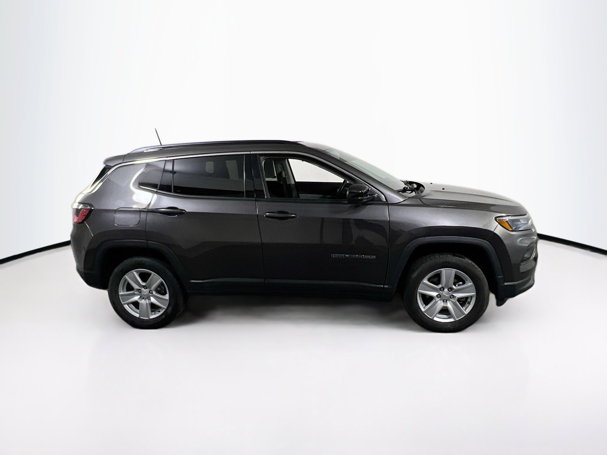 Used 2022 Jeep Compass Latitude w/ Convenience Group image 4