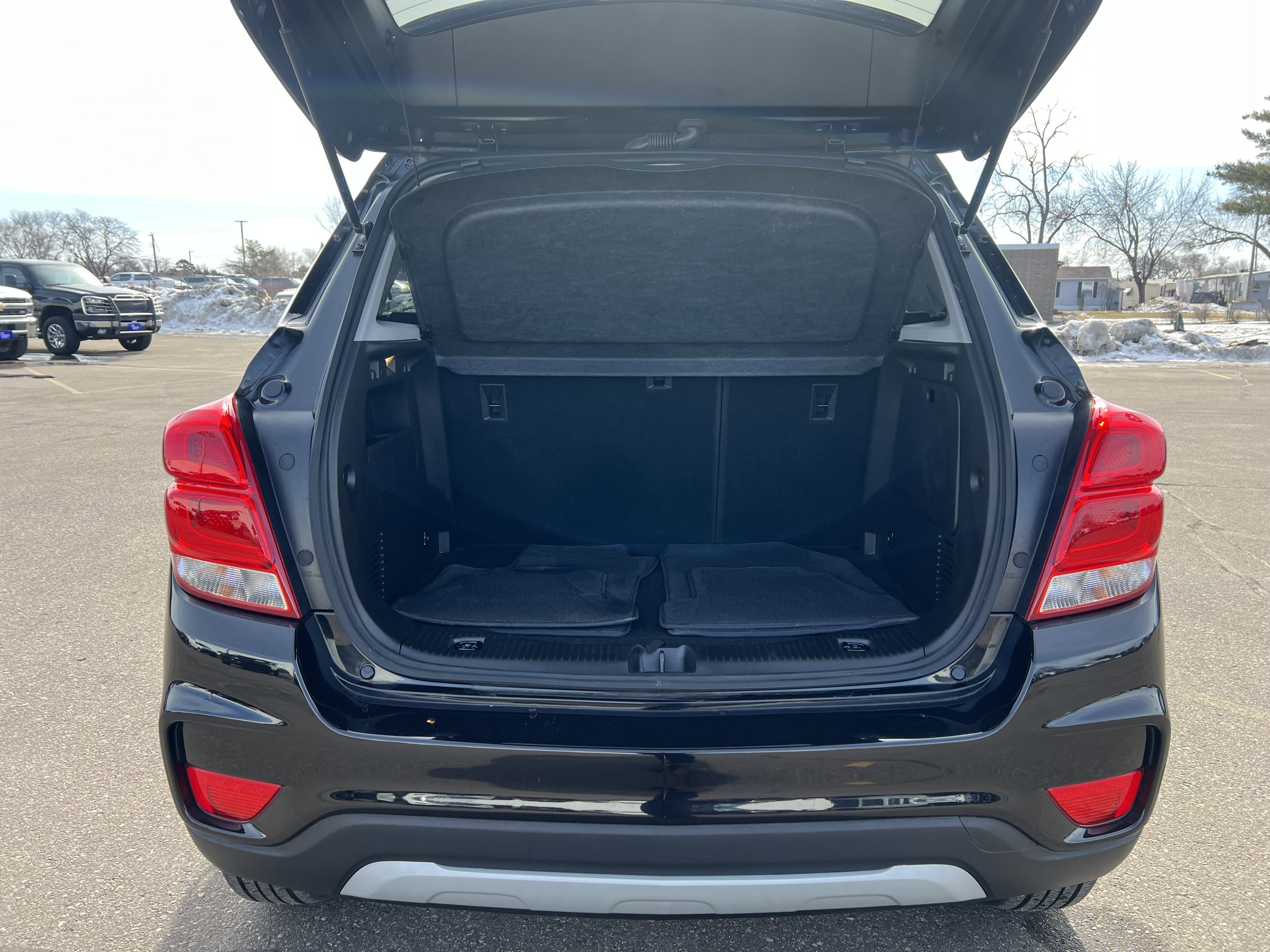 Certified 2022 Chevrolet Trax LT w/ LT Convenience Package image 11