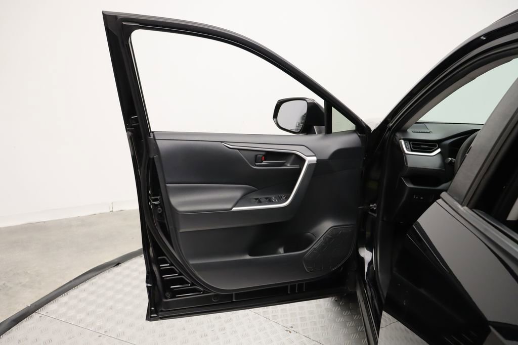 Certified 2019 Toyota RAV4 LE image 16
