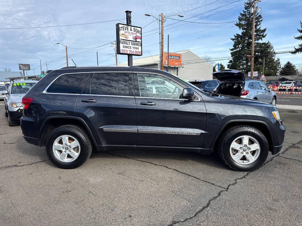 Used 2013 Jeep Grand Cherokee Laredo AWD/4WD image 12