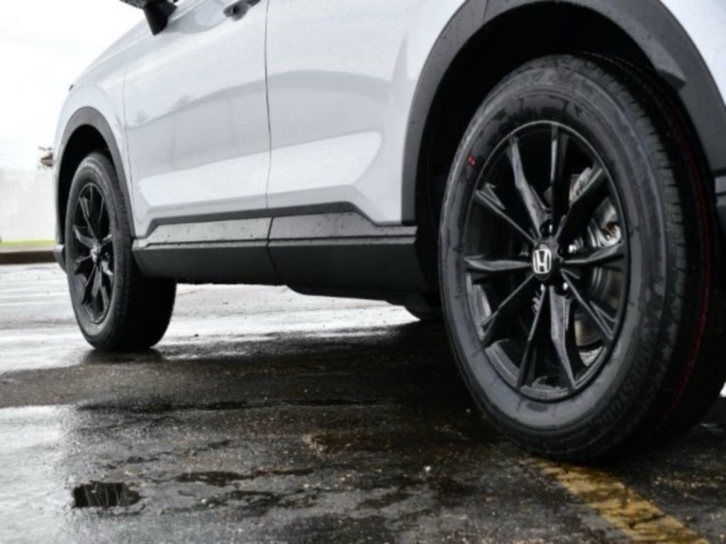 Used 2025 Honda CR-V Sport-L image 9