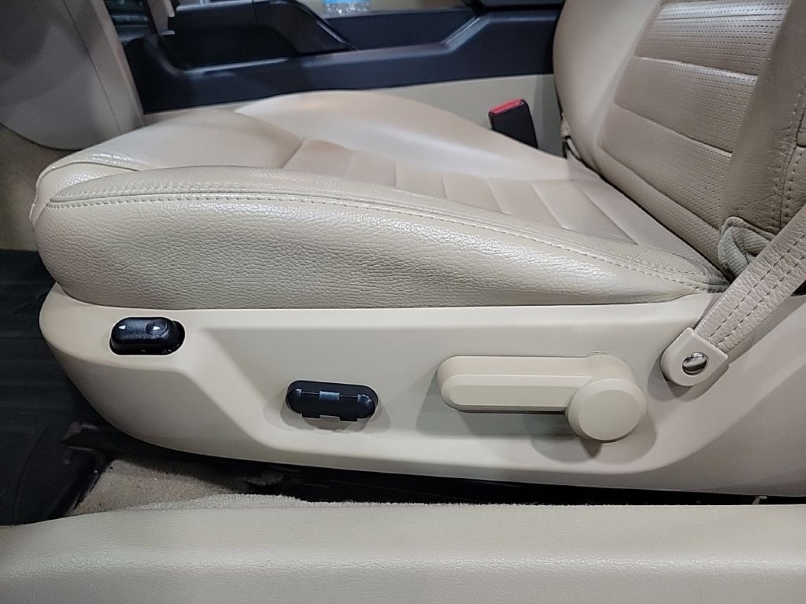 Used 2005 Ford Mustang GT image 13