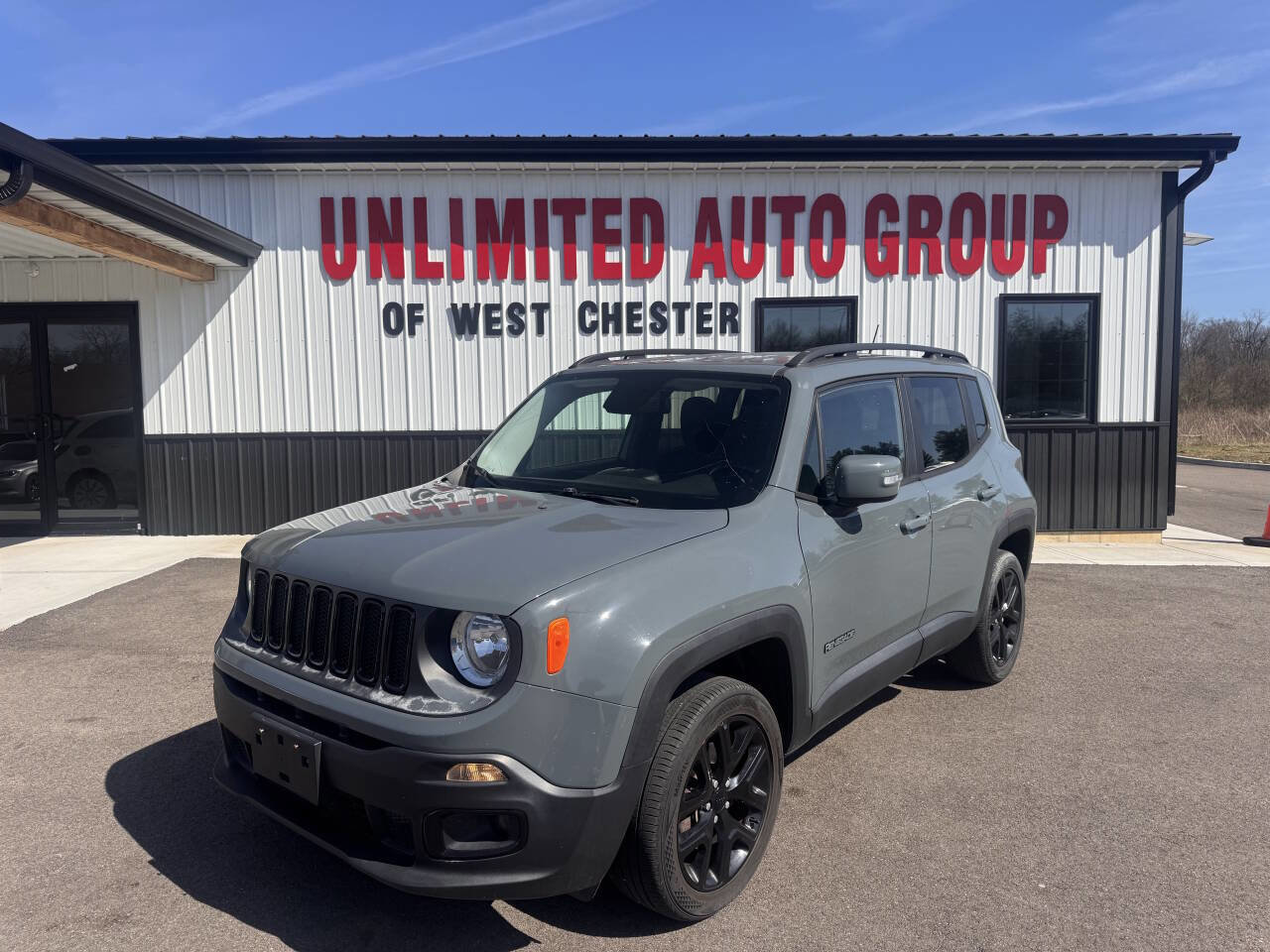 Used 2017 Jeep Renegade Altitude AWD/4WD image 1