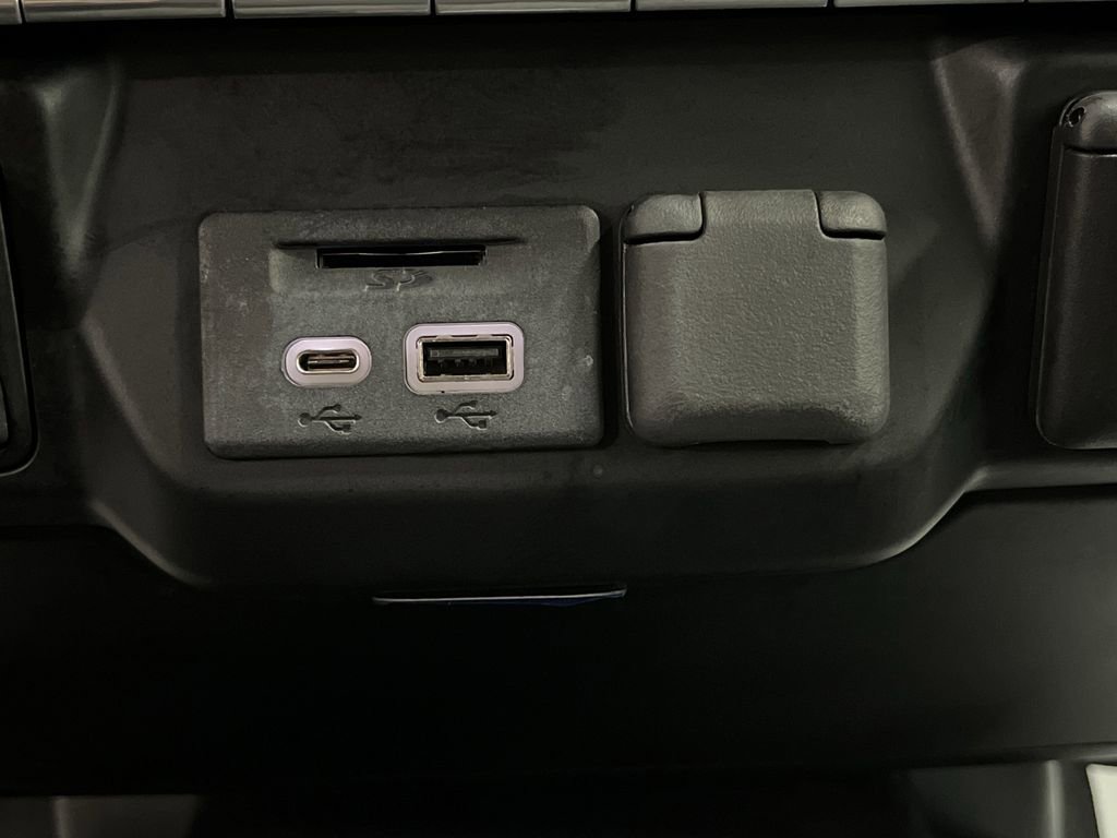 Used 2022 Chevrolet Silverado 3500 LT image 23