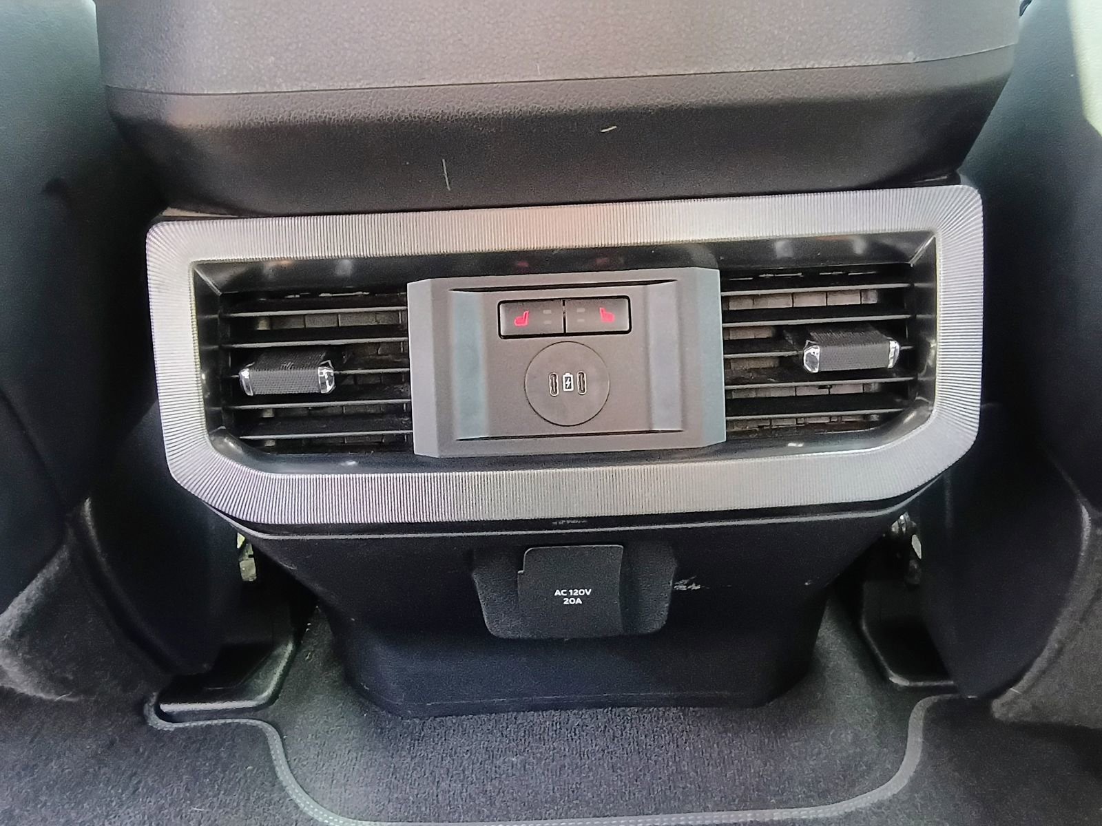 Used 2025 Ford F350 Platinum image 30