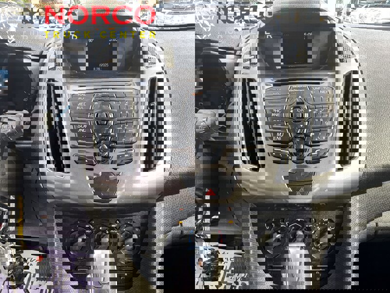 Used 2018 Ford Transit Connect XLT image 24