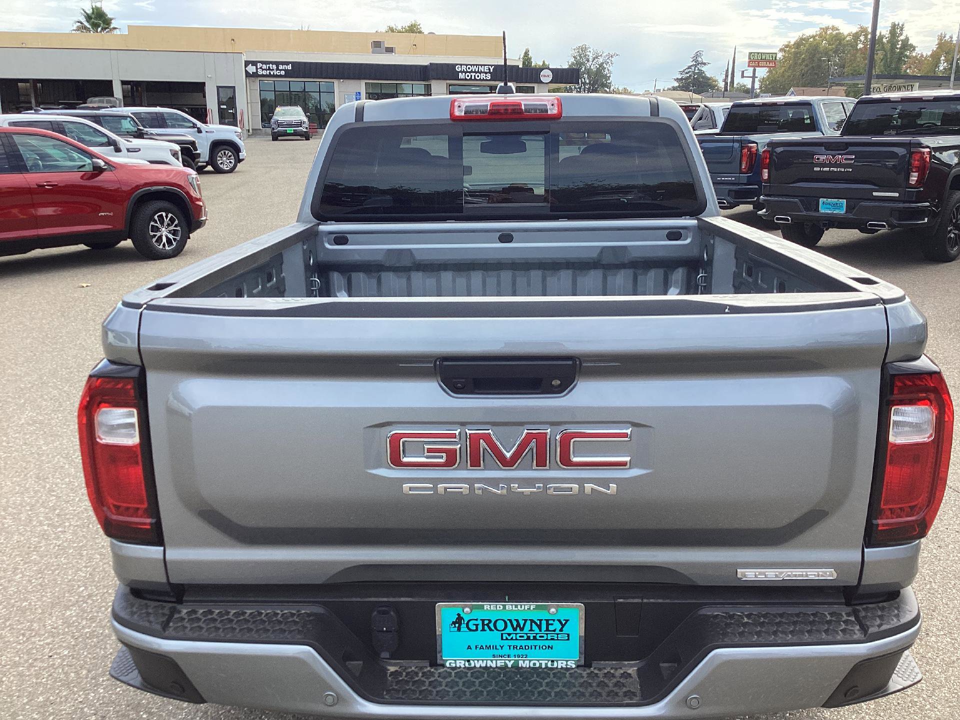 New 2025 GMC Canyon Elevation w/ Convenience Package image 10
