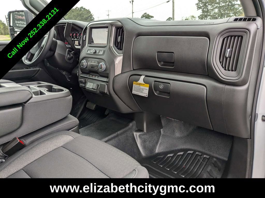 New 2025 GMC Sierra 2500 Pro image 18