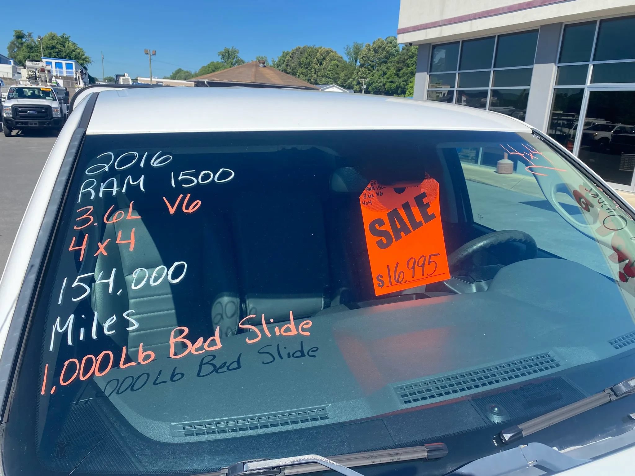 Used 2016 RAM 1500 ST AWD/4WD image 3