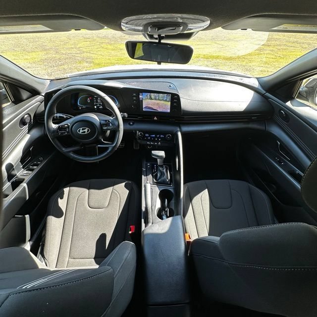 Certified 2025 Hyundai Elantra Sport FWD image 21