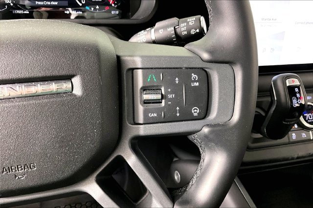 Used 2025 Land Rover Defender 110 X-Dynamic SE AWD/4WD image 11