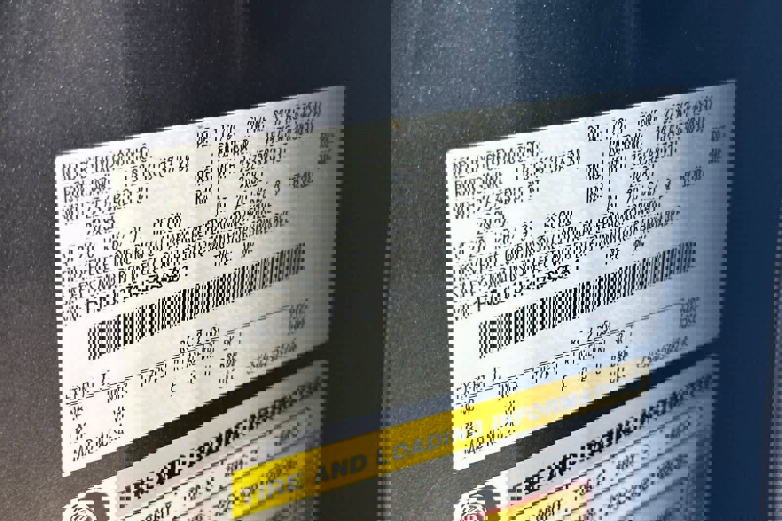 Used 2020 Ford Expedition XLT w/ Equipment Group 202A AWD/4WD image 32