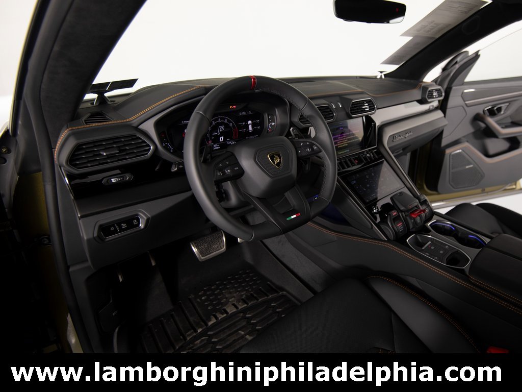 Used 2024 Lamborghini Urus S image 11