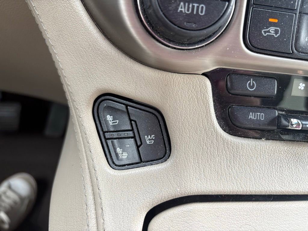 Used 2015 GMC Yukon XL Denali w/ Premium Package AWD/4WD image 22