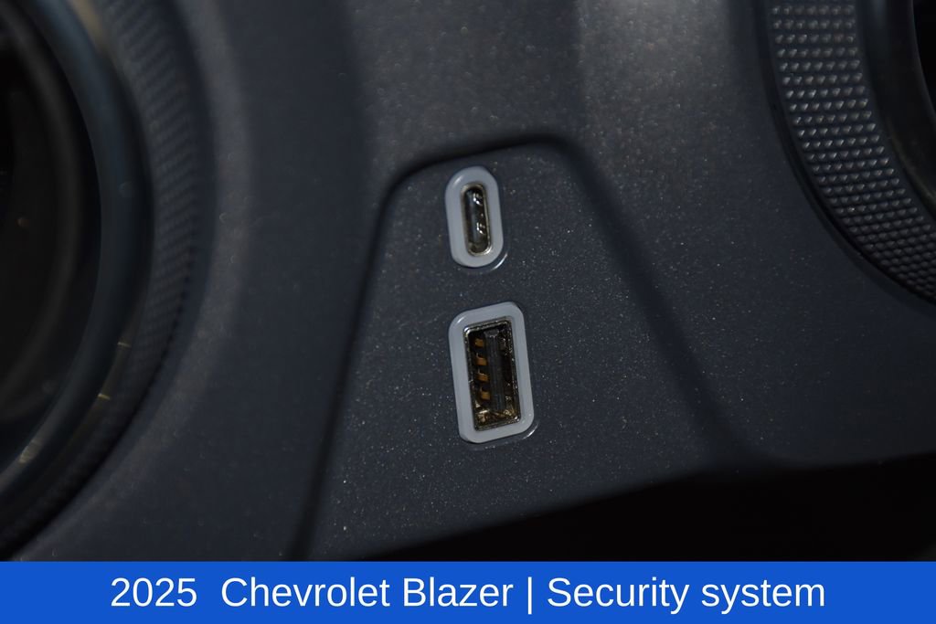 Used 2025 Chevrolet Blazer LT image 18
