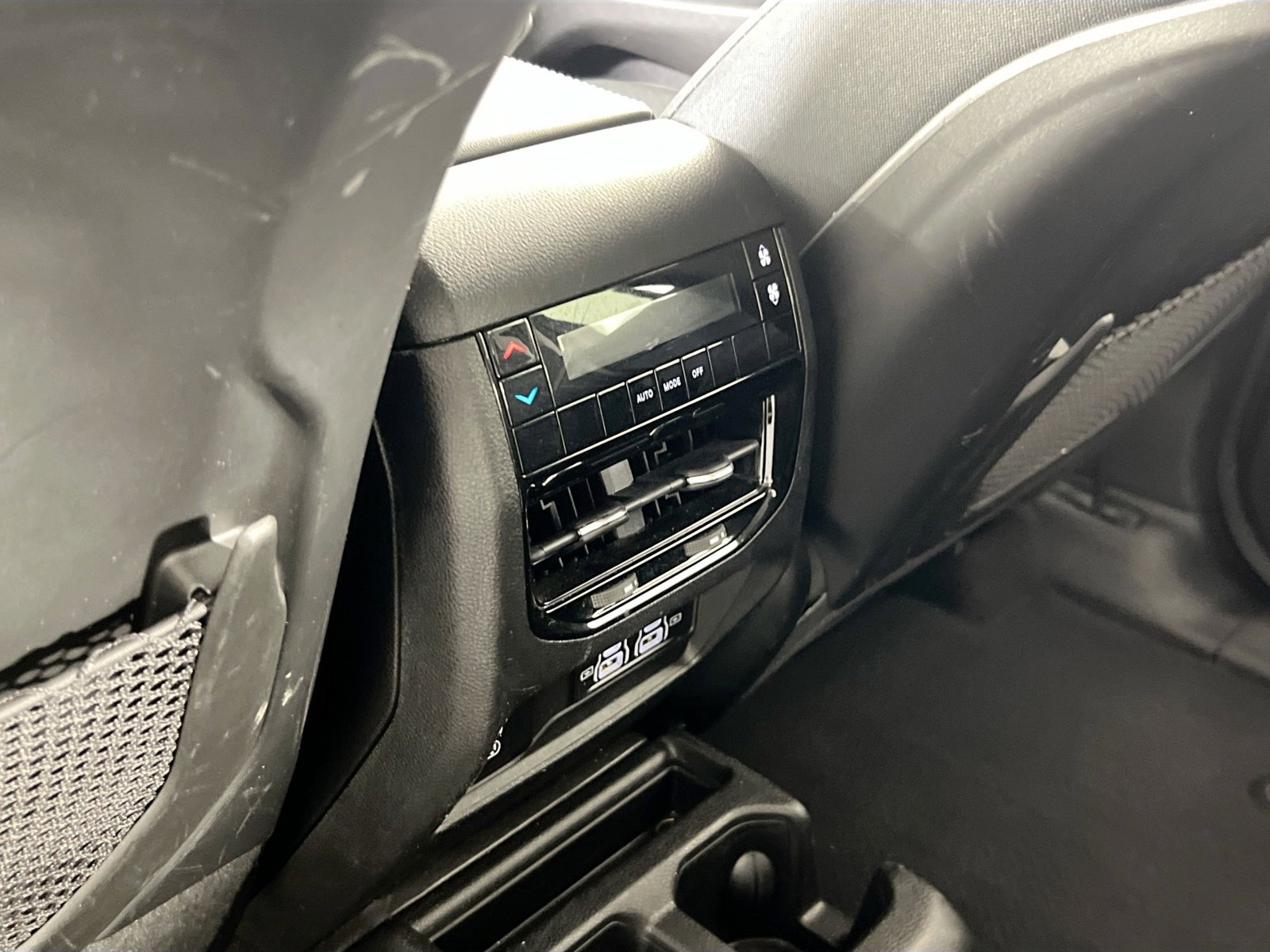 Used 2021 Jeep Grand Cherokee L Laredo w/ Luxury Tech Group I image 24